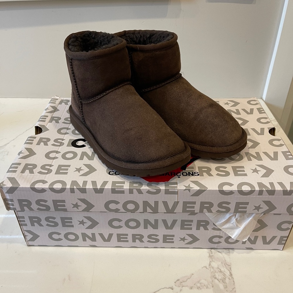 UGG SHORT BOOTS